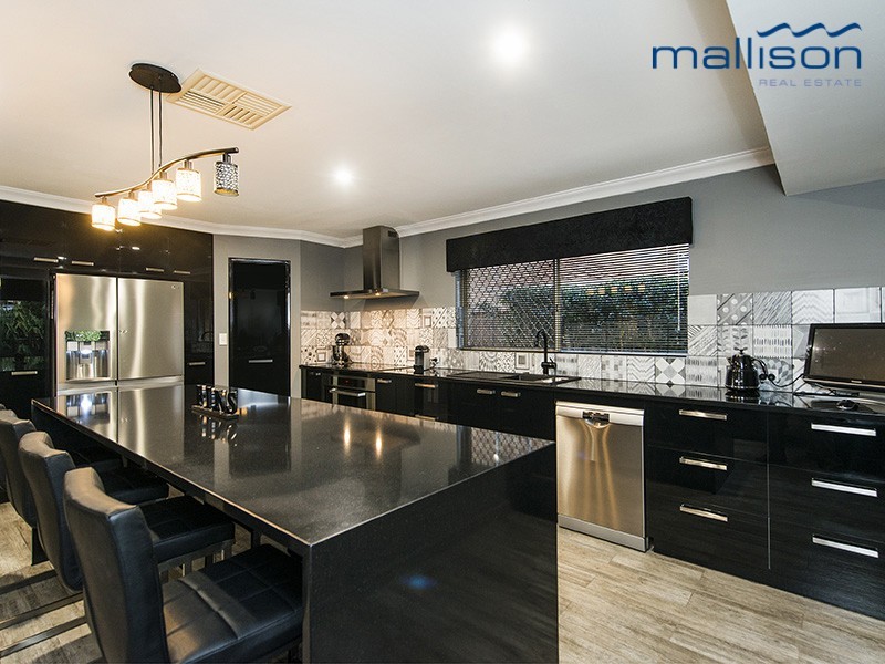 22 Central Park Avenue, Canning Vale WA 6155