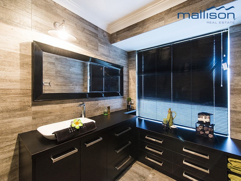 22 Central Park Avenue, Canning Vale WA 6155