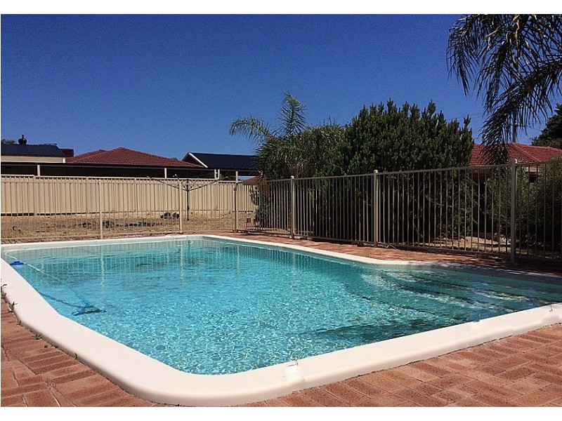 11 Pilot Road, Huntingdale WA 6110