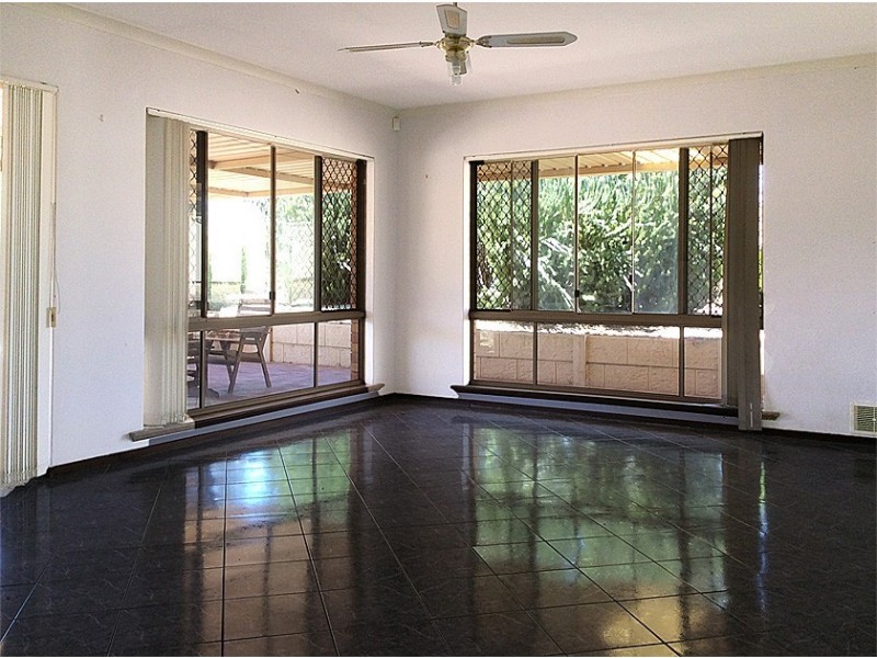 11 Pilot Road, Huntingdale WA 6110