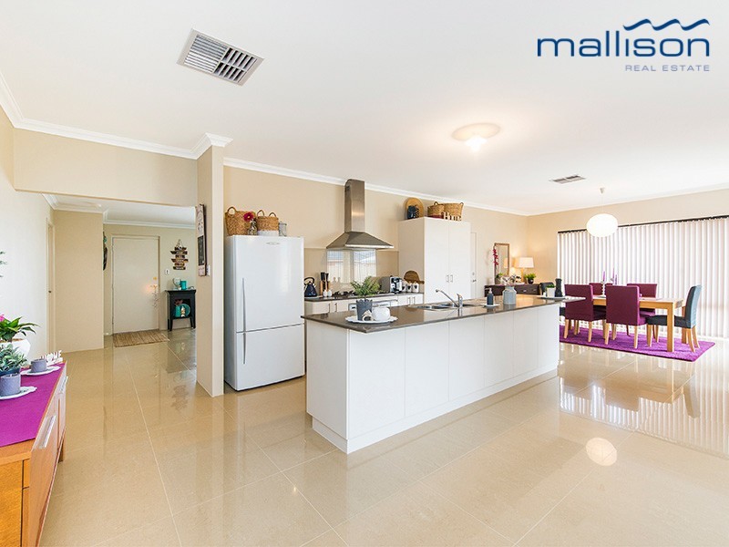 11 Cunningham Street, Canning Vale WA 6155