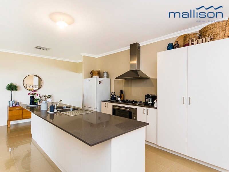 11 Cunningham Street, Canning Vale WA 6155