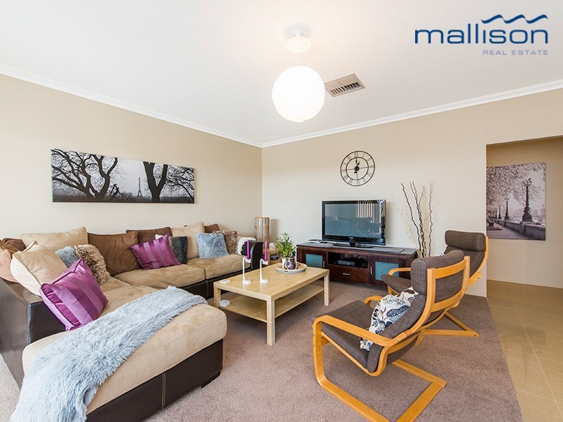 11 Cunningham Street, Canning Vale WA 6155