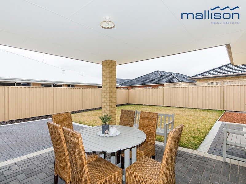 11 Cunningham Street, Canning Vale WA 6155