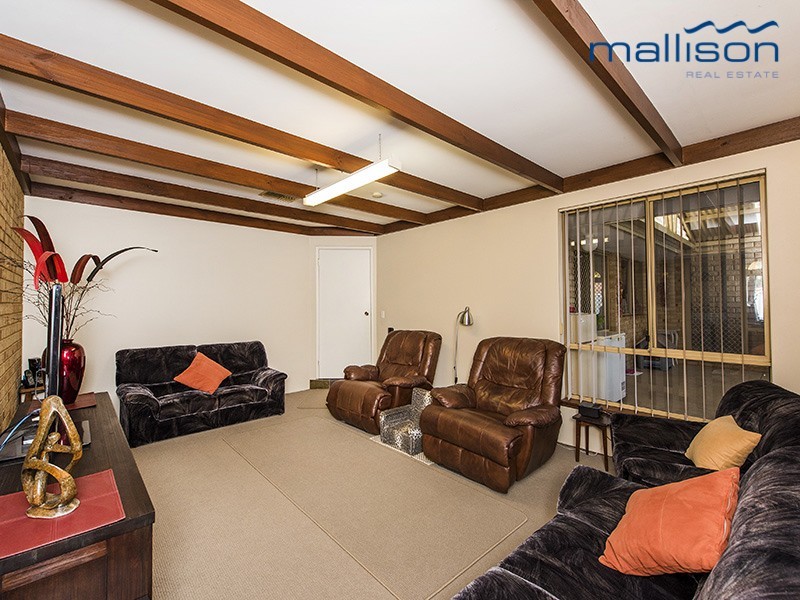 16 Westgate Court, Leeming WA 6149