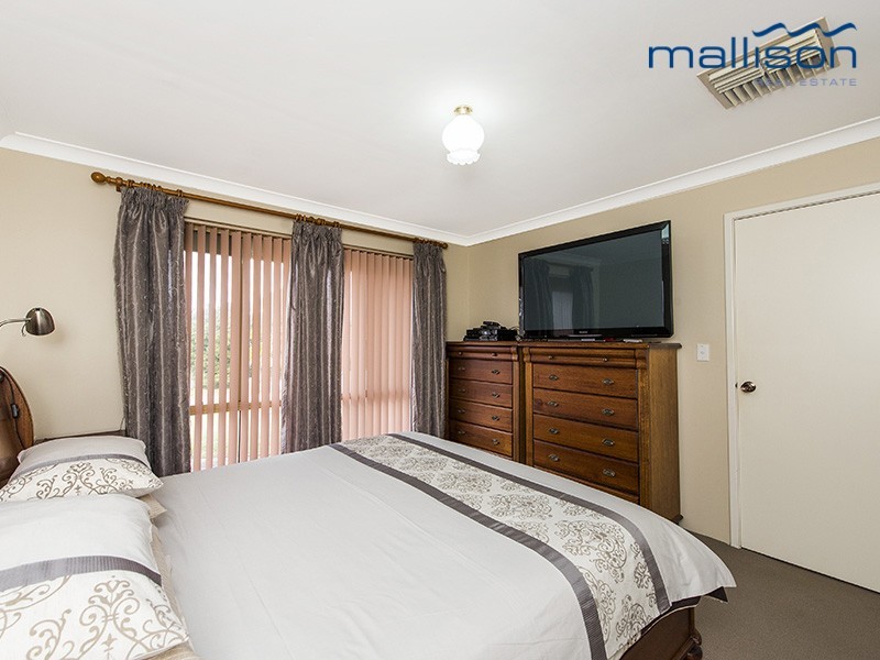 16 Westgate Court, Leeming WA 6149