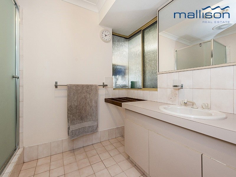 16 Westgate Court, Leeming WA 6149