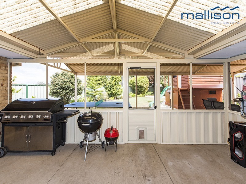 16 Westgate Court, Leeming WA 6149