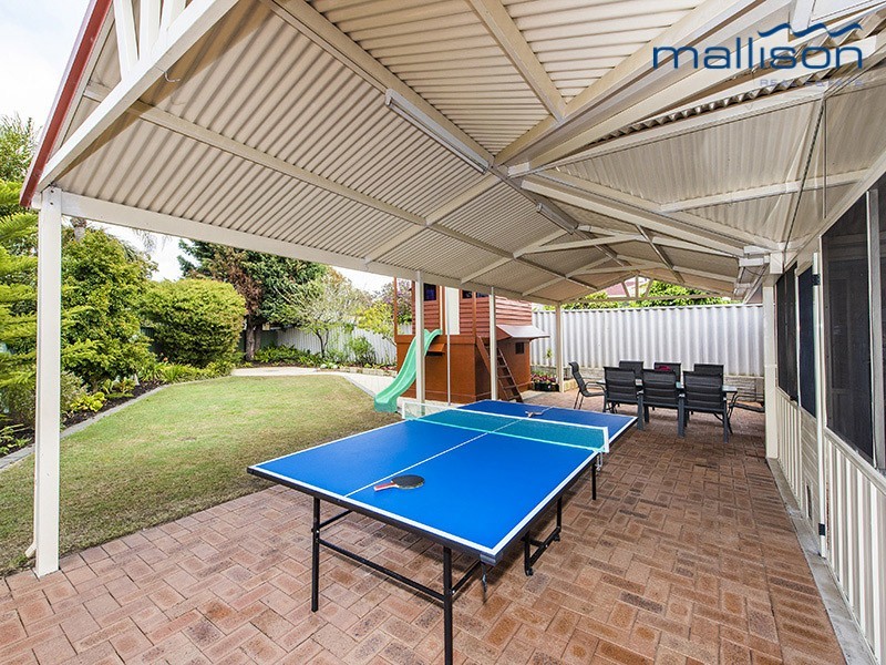 16 Westgate Court, Leeming WA 6149