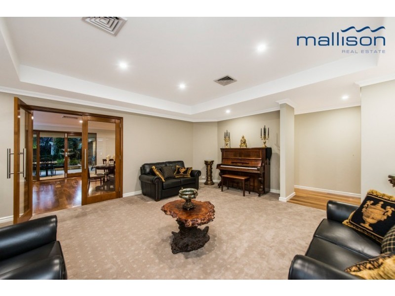 9 Walliabup Way, Bibra Lake WA 6163