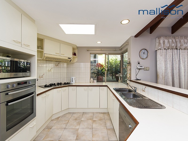 11 Blaize Close, Leeming WA 6149