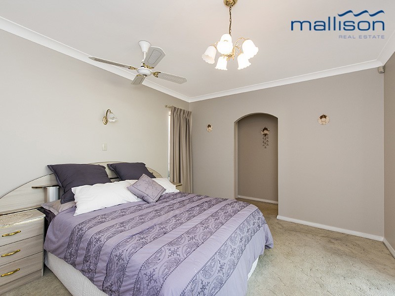 11 Blaize Close, Leeming WA 6149