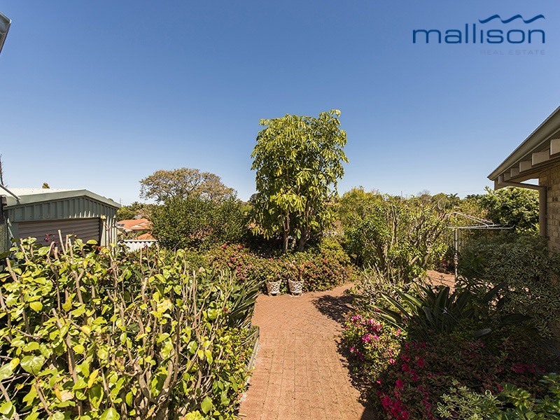 11 Blaize Close, Leeming WA 6149