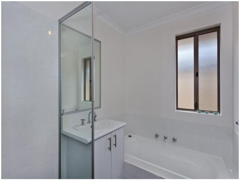 3 Anomala Avenue, Wattle Grove WA 6107