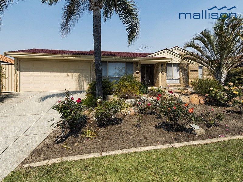 13 Heatherlea Parkway, Leeming WA 6149