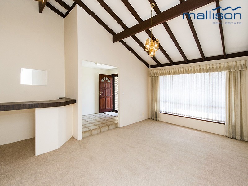 13 Heatherlea Parkway, Leeming WA 6149