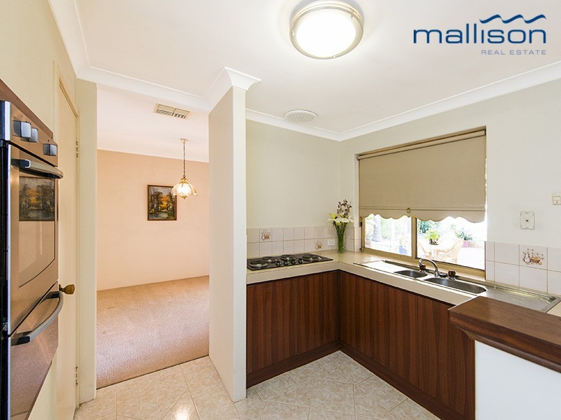 13 Heatherlea Parkway, Leeming WA 6149