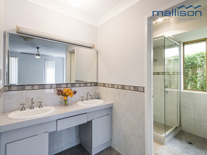 13 Heatherlea Parkway, Leeming WA 6149