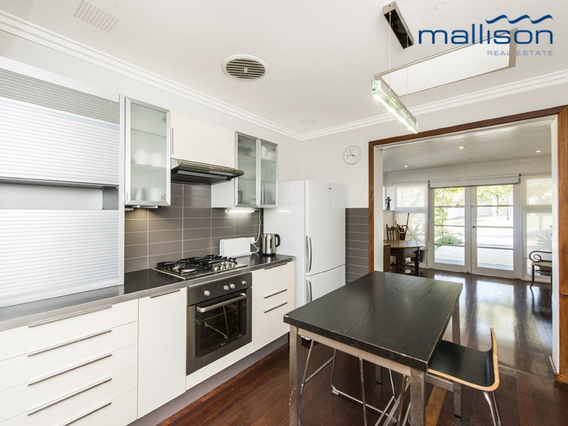 8A Rankin Way, Booragoon WA 6154