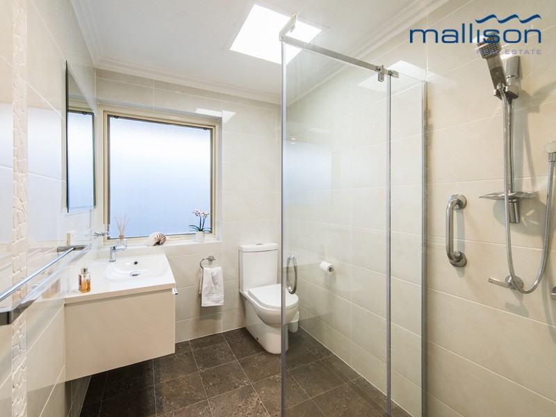 8A Rankin Way, Booragoon WA 6154