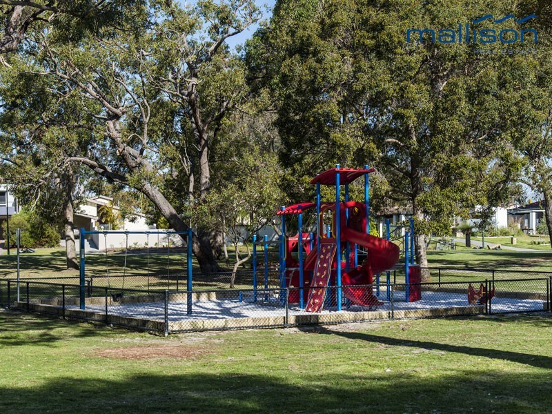 8A Rankin Way, Booragoon WA 6154