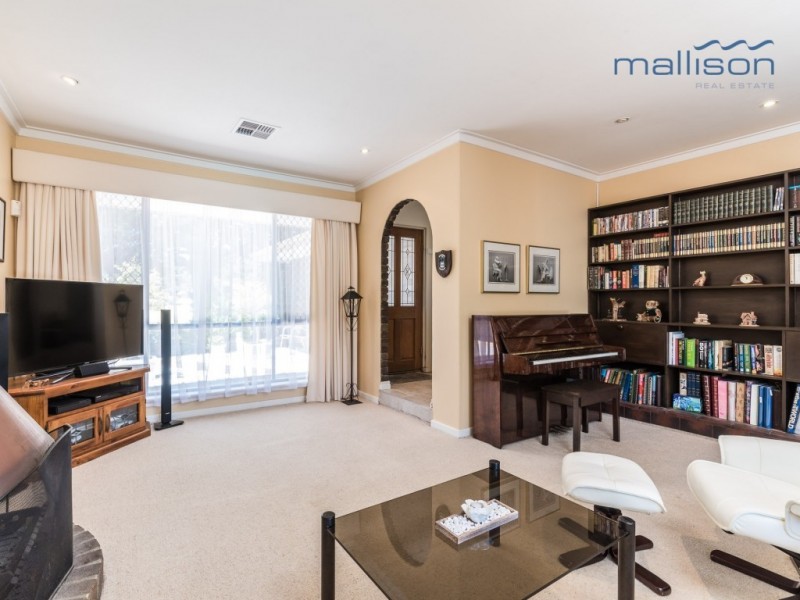 66 Connemara Drive, Thornlie WA 6108