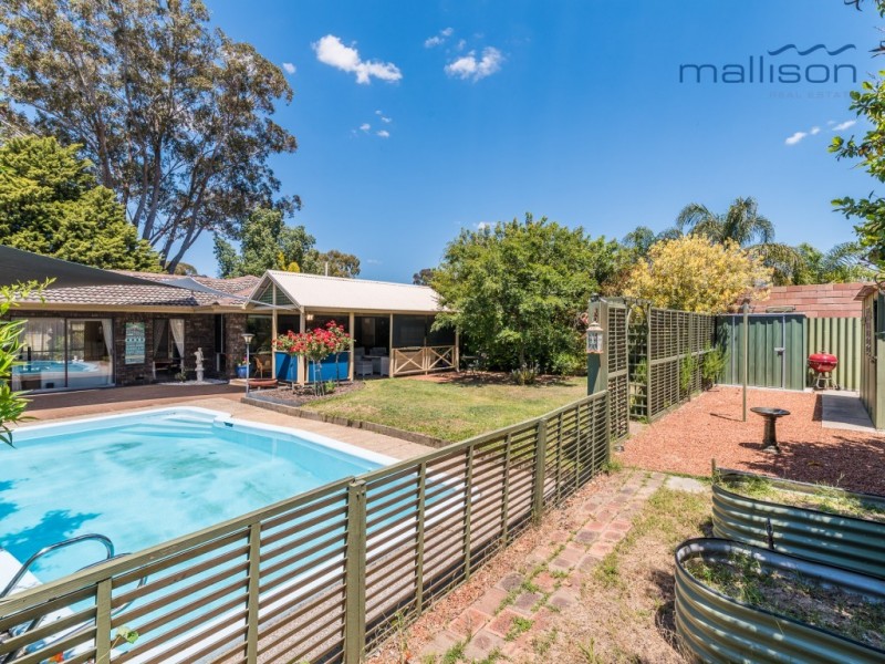 66 Connemara Drive, Thornlie WA 6108