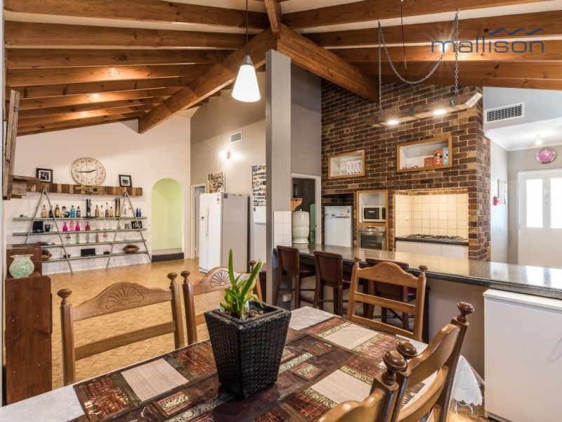 2 Discovery Drive, Thornlie WA 6108