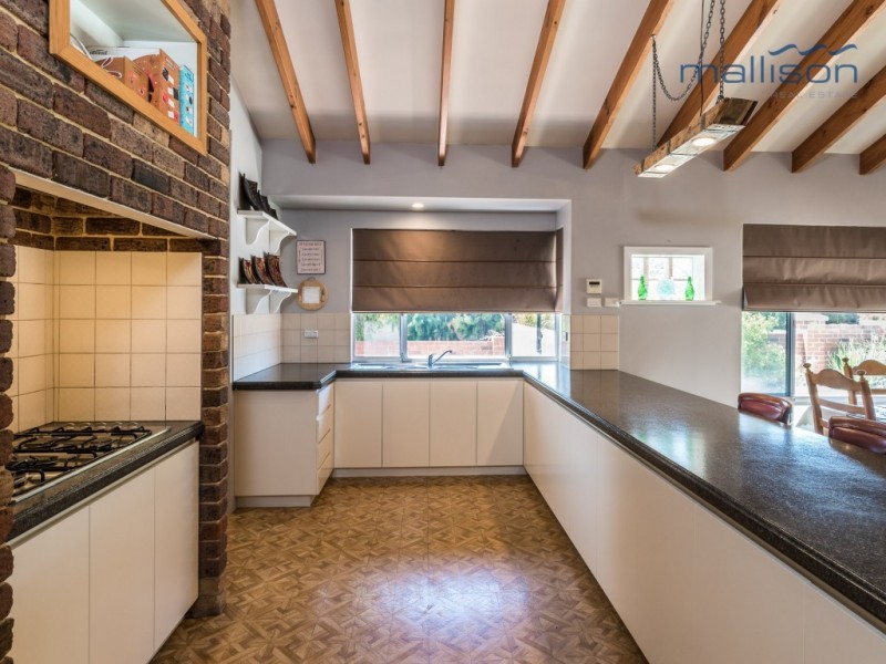 2 Discovery Drive, Thornlie WA 6108