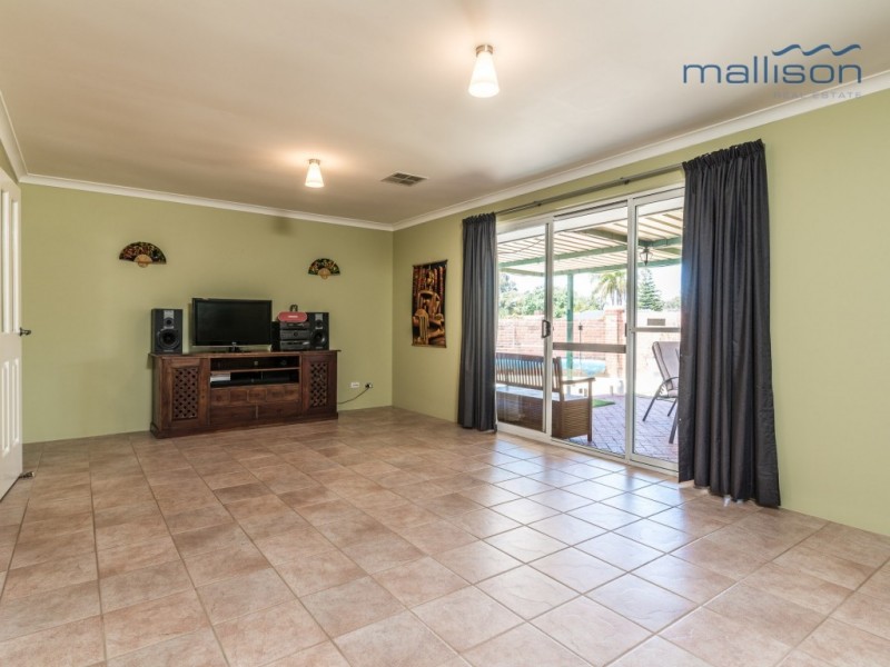 2 Discovery Drive, Thornlie WA 6108