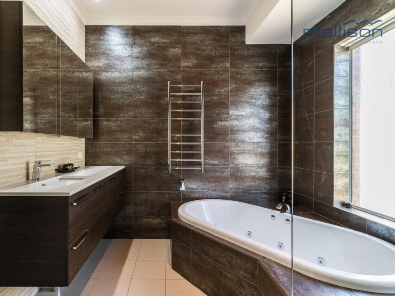 2 Discovery Drive, Thornlie WA 6108