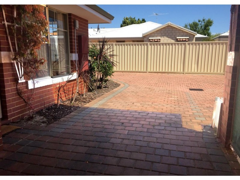 2/2 Hobley Street, Mandurah WA 6210