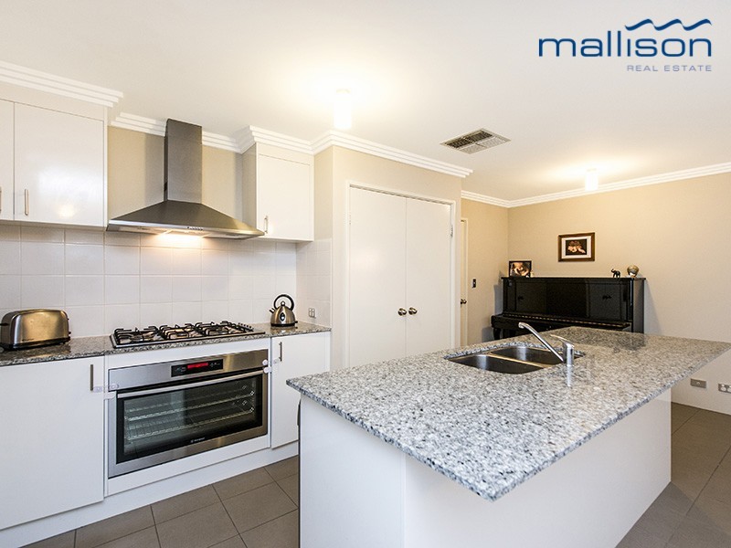 37 Terracina Parkway, Piara Waters WA 6112