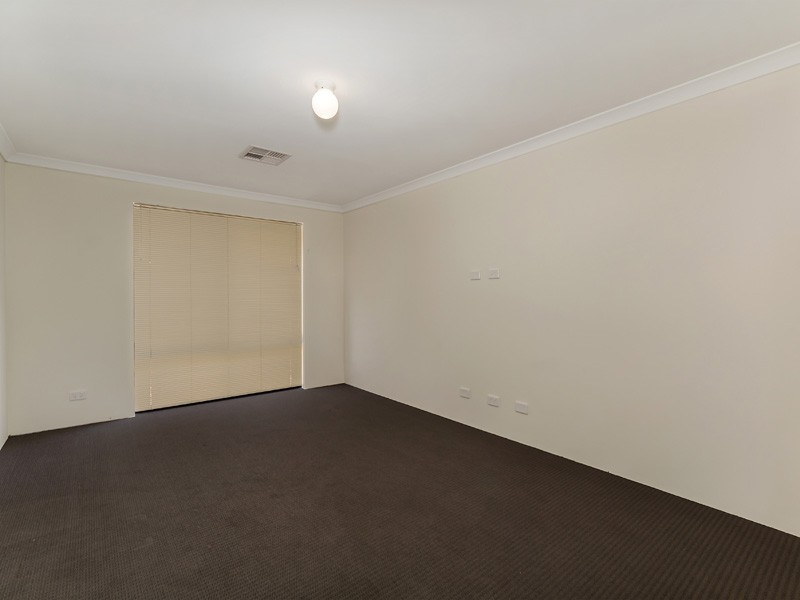 10 Melnik Street, Caversham WA 6055