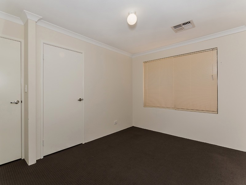 10 Melnik Street, Caversham WA 6055