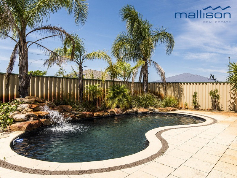 32 Moombaki Avenue, Bertram WA 6167