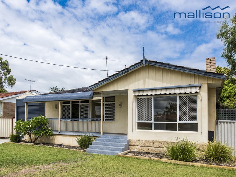 15 Tullamore Avenue, Thornlie WA 6108