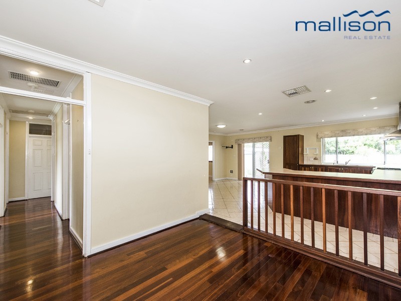 15 Tullamore Avenue, Thornlie WA 6108