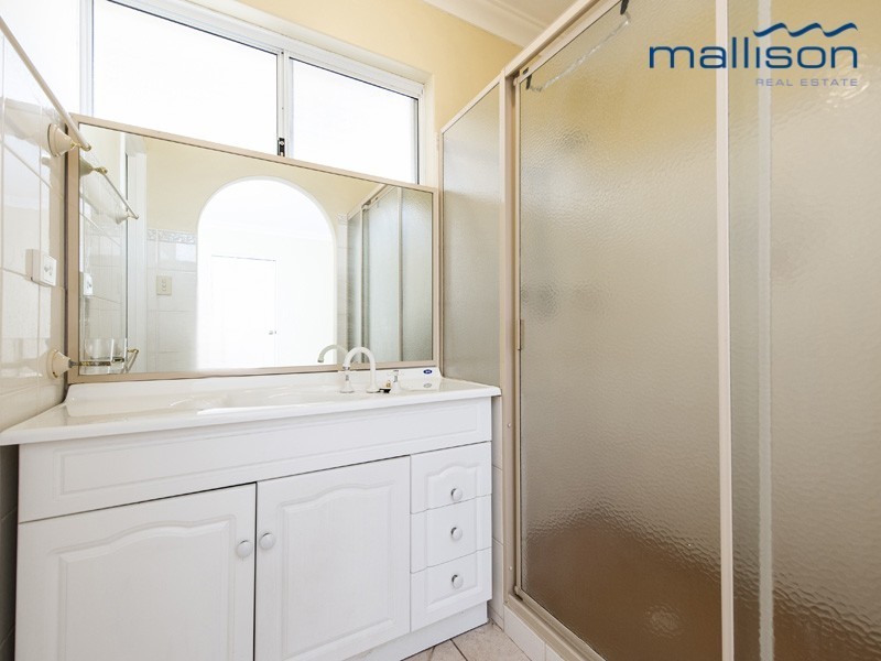 15 Tullamore Avenue, Thornlie WA 6108