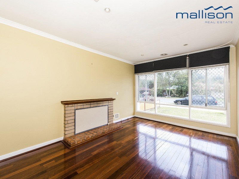 15 Tullamore Avenue, Thornlie WA 6108