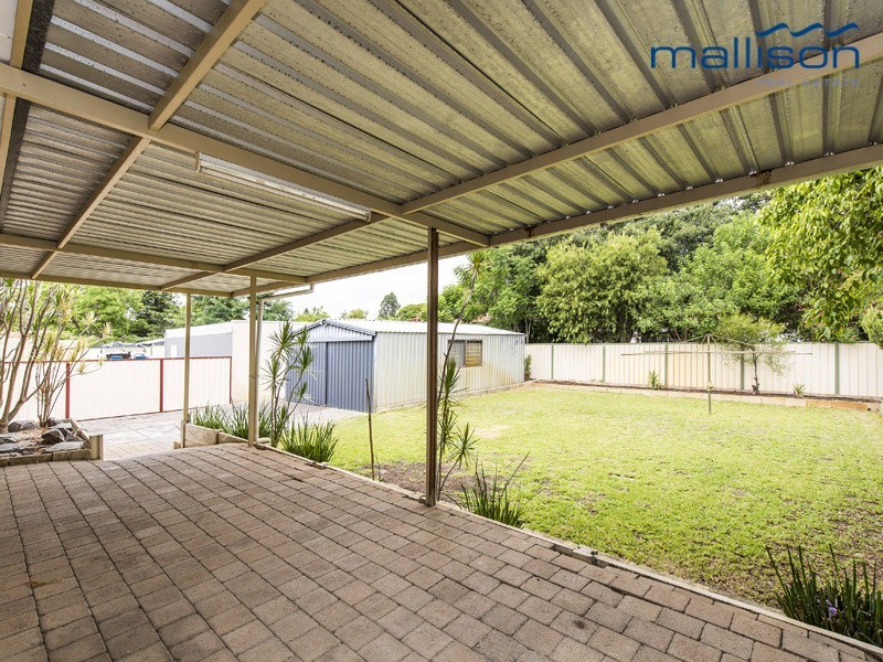 15 Tullamore Avenue, Thornlie WA 6108