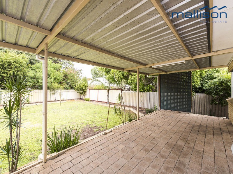 15 Tullamore Avenue, Thornlie WA 6108