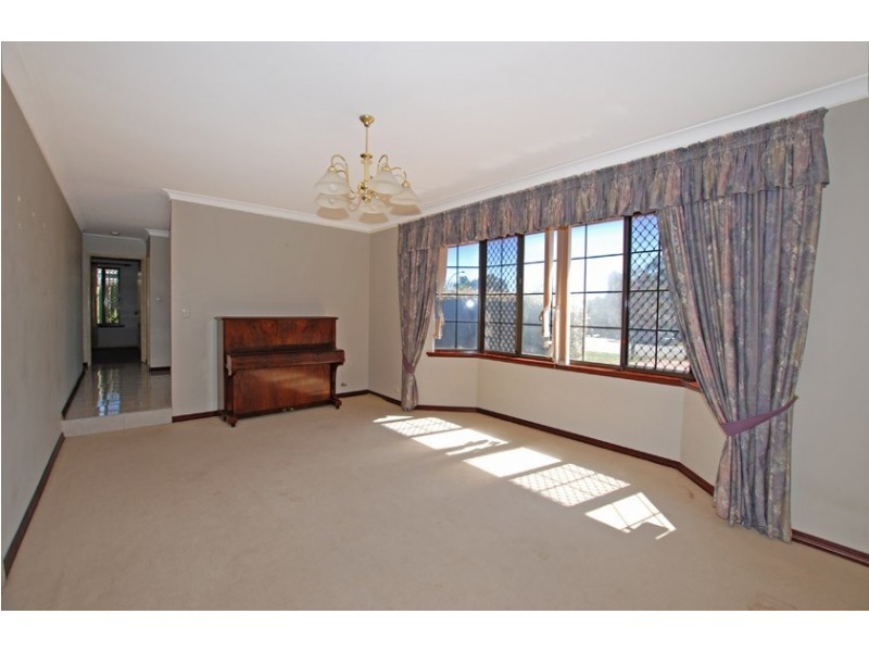 17 Dairy Court, Bibra Lake WA 6163