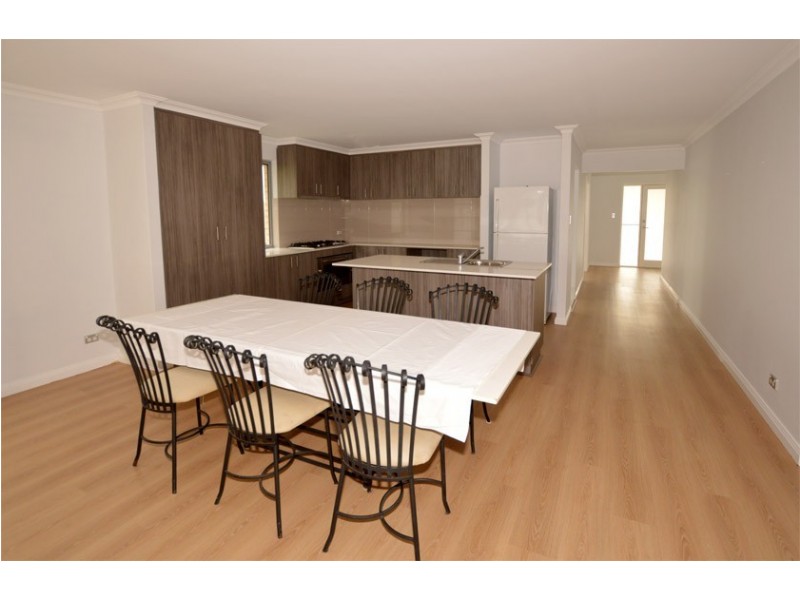 50 St Catharines Promenade, Champion Lakes WA 6111