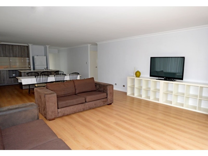 50 St Catharines Promenade, Champion Lakes WA 6111