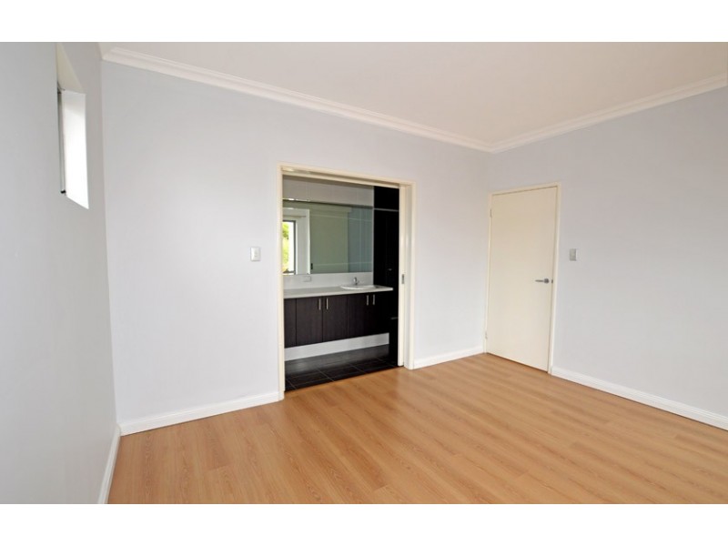 50 St Catharines Promenade, Champion Lakes WA 6111