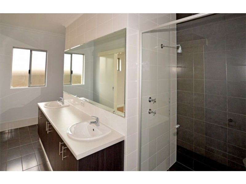 50 St Catharines Promenade, Champion Lakes WA 6111