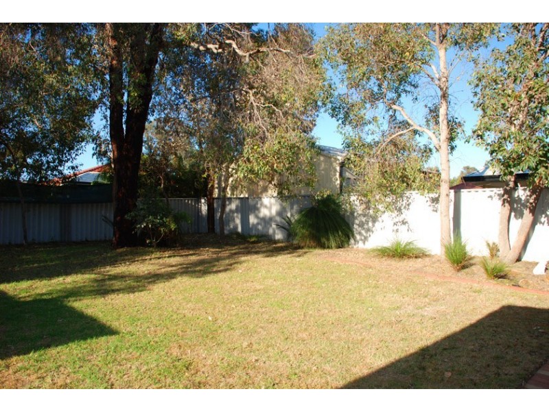 17 Constitution Gardens, Bibra Lake WA 6163