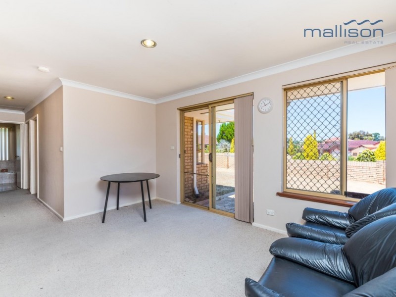 1A Pine Grove, Kardinya WA 6163