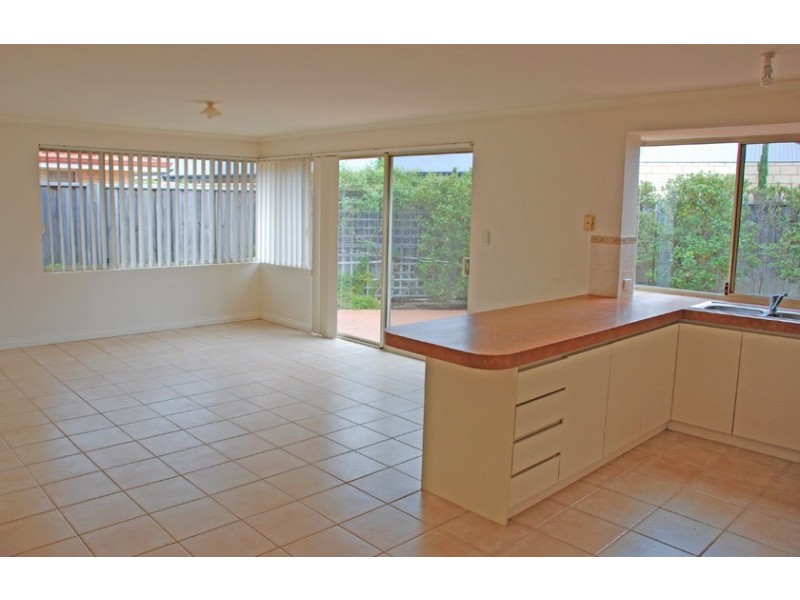 A/36 Pennlake Drive, Spearwood WA 6163